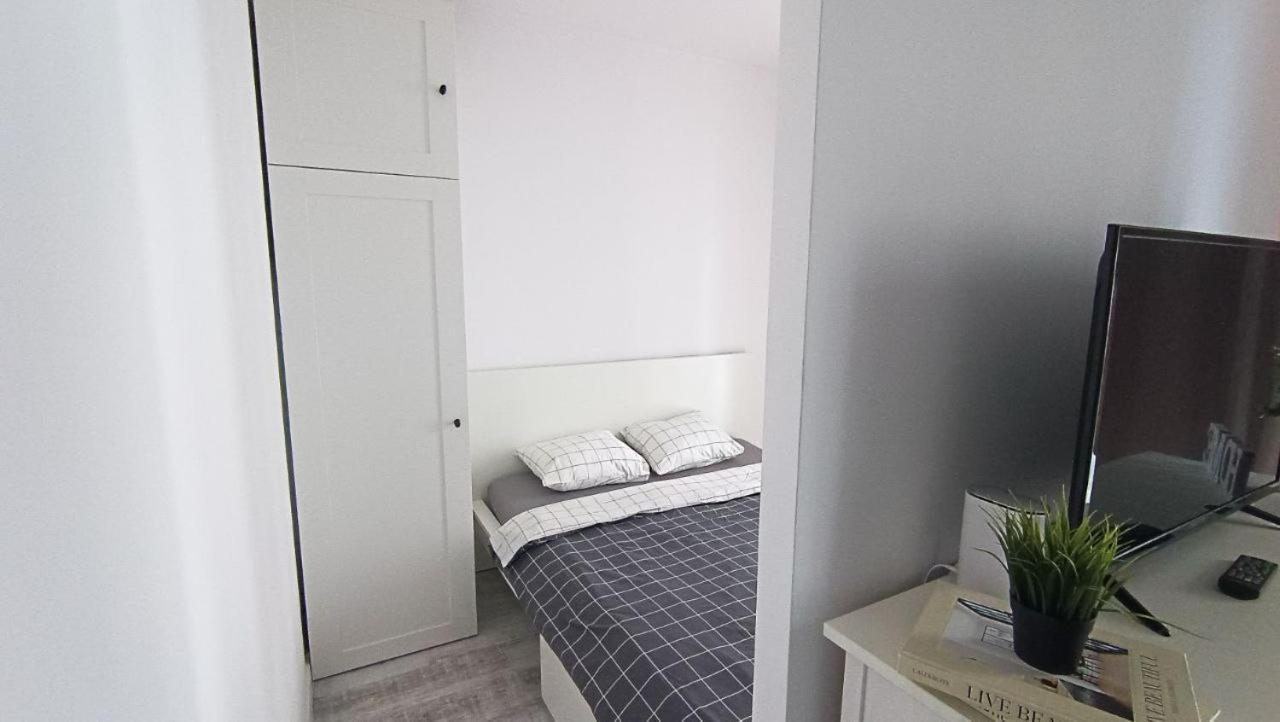 Apartament Niedaleko Centrum Warszawy Varşovia Exterior foto